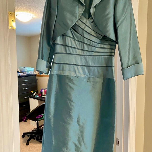 Womens Size 8 dress with matching jacket - Picture 2 of 7